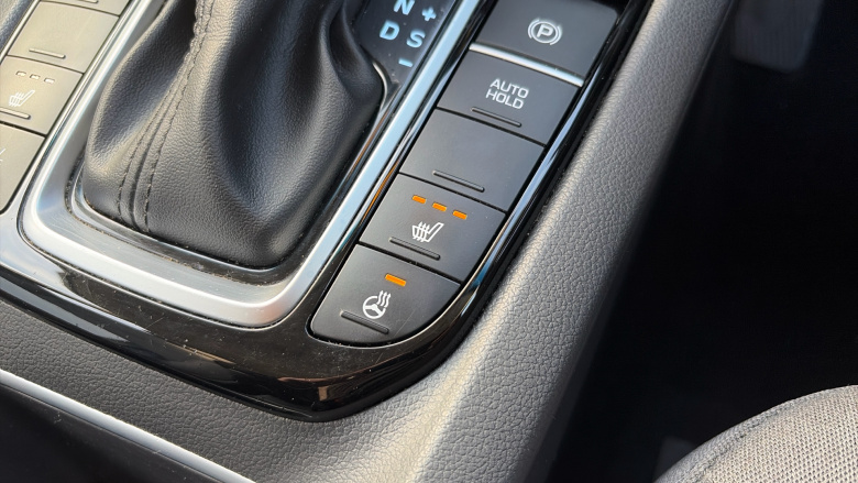 Hyundai IONIQ 1.6 GDi Plug-in Hybrid Premium 5dr DCT Hatchback